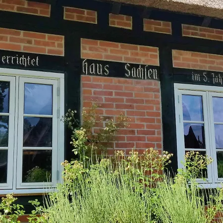 Romantische Doppelhaushälfte In Alt Rehse